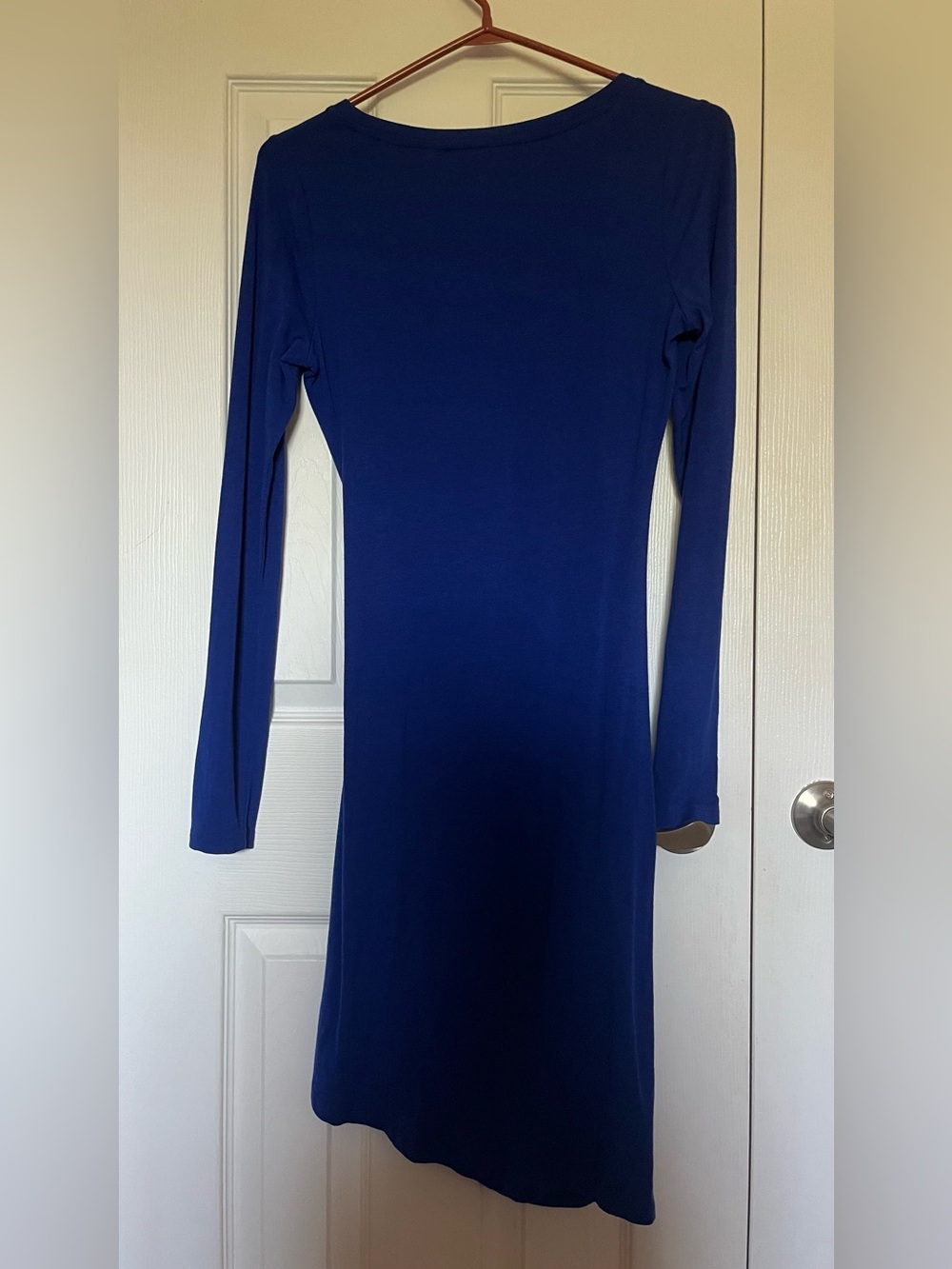Express Long Sleeve V-Neck Ruched Midi Dress - Blue - Picture 4 of 4